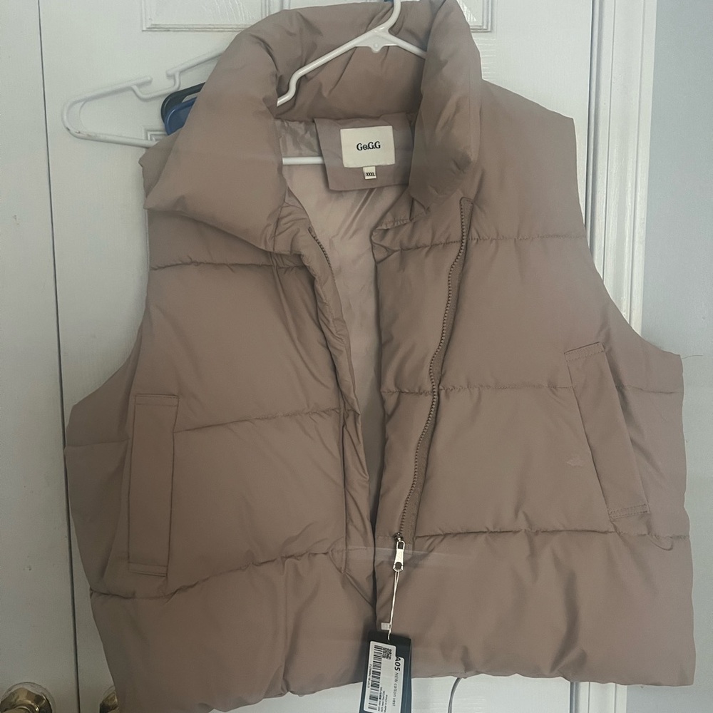 GAP Beige Puffer Vest